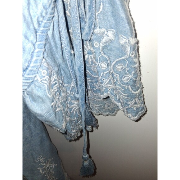 American Eagle Blue Chambray Embroidered Shorts Romper Sz XL - Picture 2 of 3